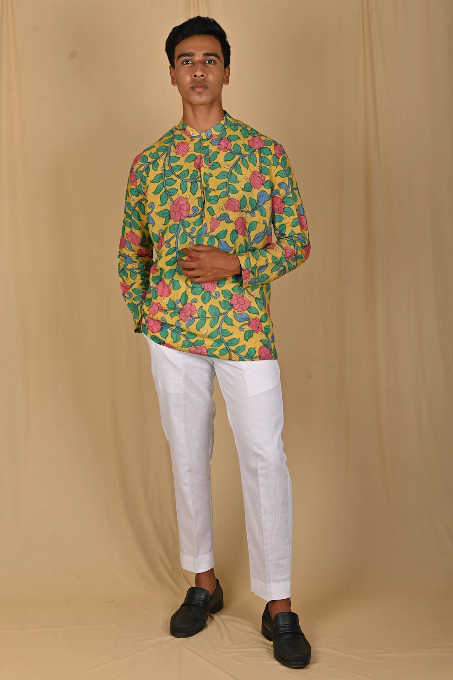 yellow-pen-kalamkari-short-kurta-and-white-lenin-pants-m?uid=1675051198