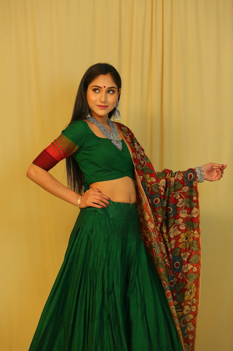 emerald-green-mangalagiri-cotton-lehenga--blouse-with-maroon-temple-border-and-red-pen-kalamkari-dupatta-s?uid=1676349365