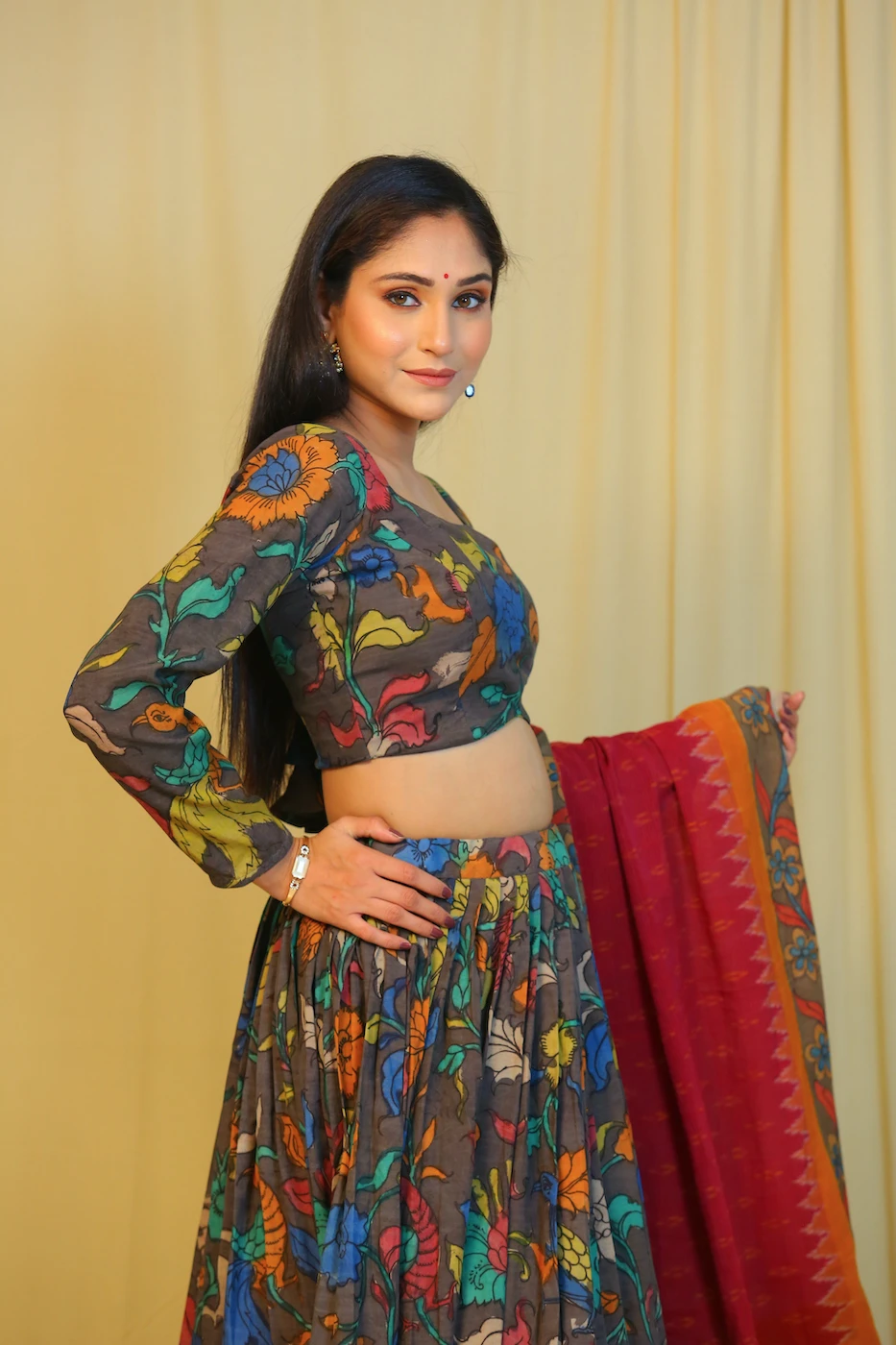 coffee-brown-pen-kalamkari-crepe-lehenga-blouse-set-with-contrast-pan-kalamkari-dupatta-m?uid=1676527368