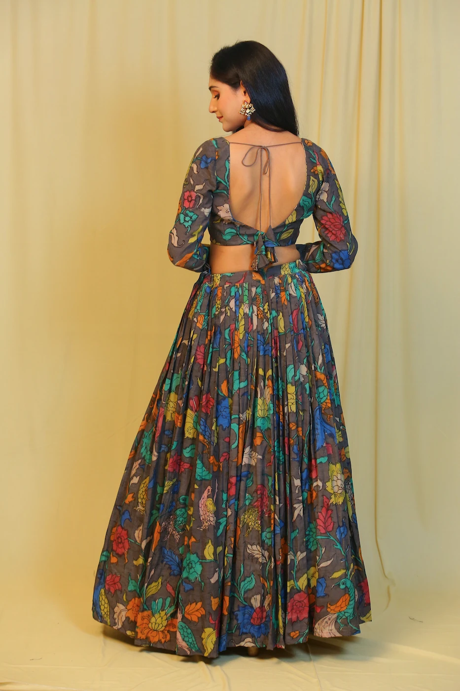 coffee-brown-pen-kalamkari-crepe-lehenga-blouse-set-with-contrast-pan-kalamkari-dupatta-m?uid=1676527368