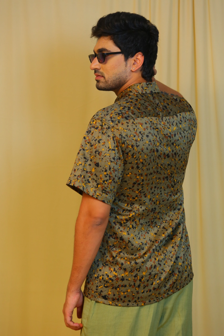 camouflage-print-satin-shirt-with-cuban-collar-and-green-pants-m--satin-green?uid=1682592877